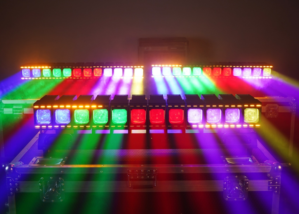 Wall wash light:12x60w LED beam, each led Tilt individually